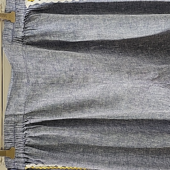 For Cynthia wide leg linen/cotton pants. Piping down the side. Size larg… - Picture 4 of 5